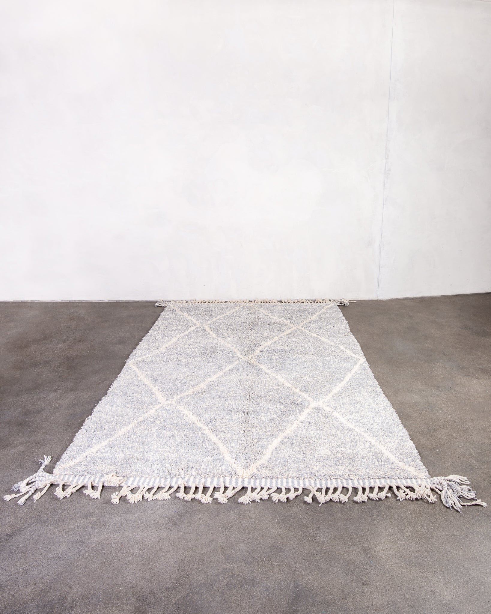 Modern designer handcrafted Berber rug from morocco Beniourain with beautiful colors and patterns